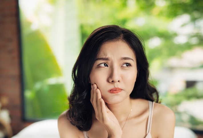 Beauty Is Pain? Nggak Berlaku Lagi! Ini Cara Dapatkan Wajah Awet Muda Tanpa Operasi Thumbnail